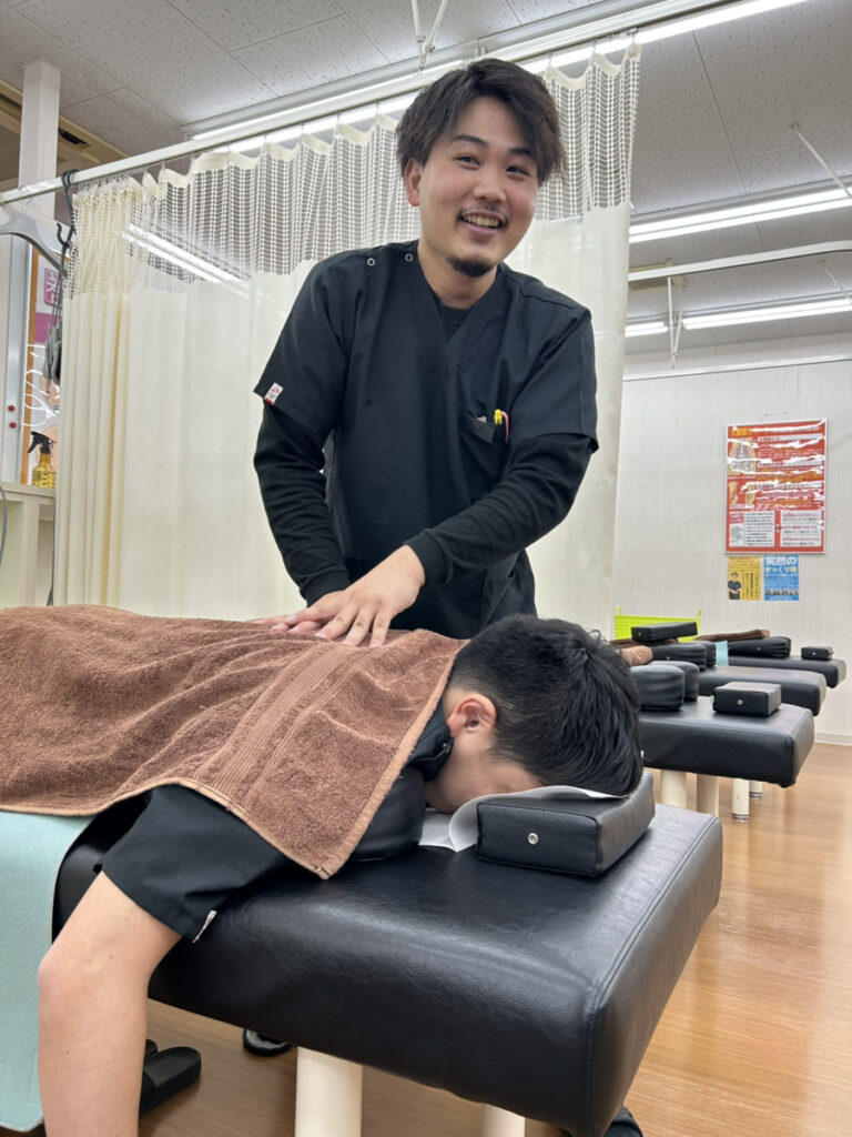 猫背が肩こりを悪化させる本当の理由｜姿勢を整えると肩は軽くなります